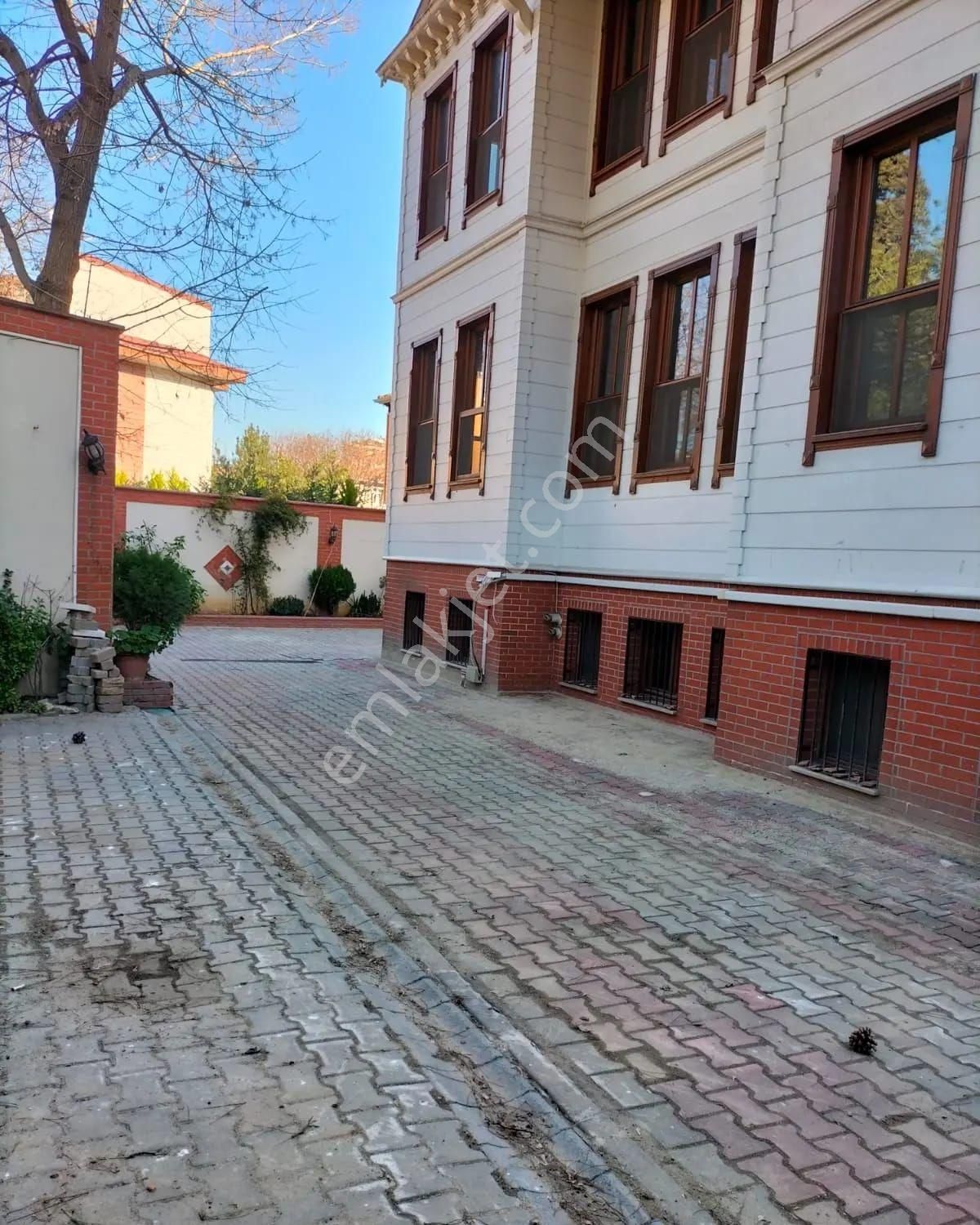 Eyüpsultan Emniyettepe Satılık Köşk İstanbul ili Eyüp Sultan mah satılık Köşk