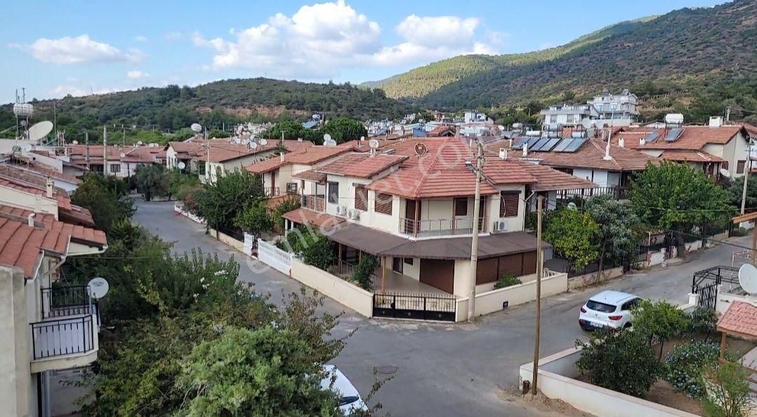 Menderes Çukuraltı Kiralık Daire Esyali 4+1 Tripleks Deniz Tarafi