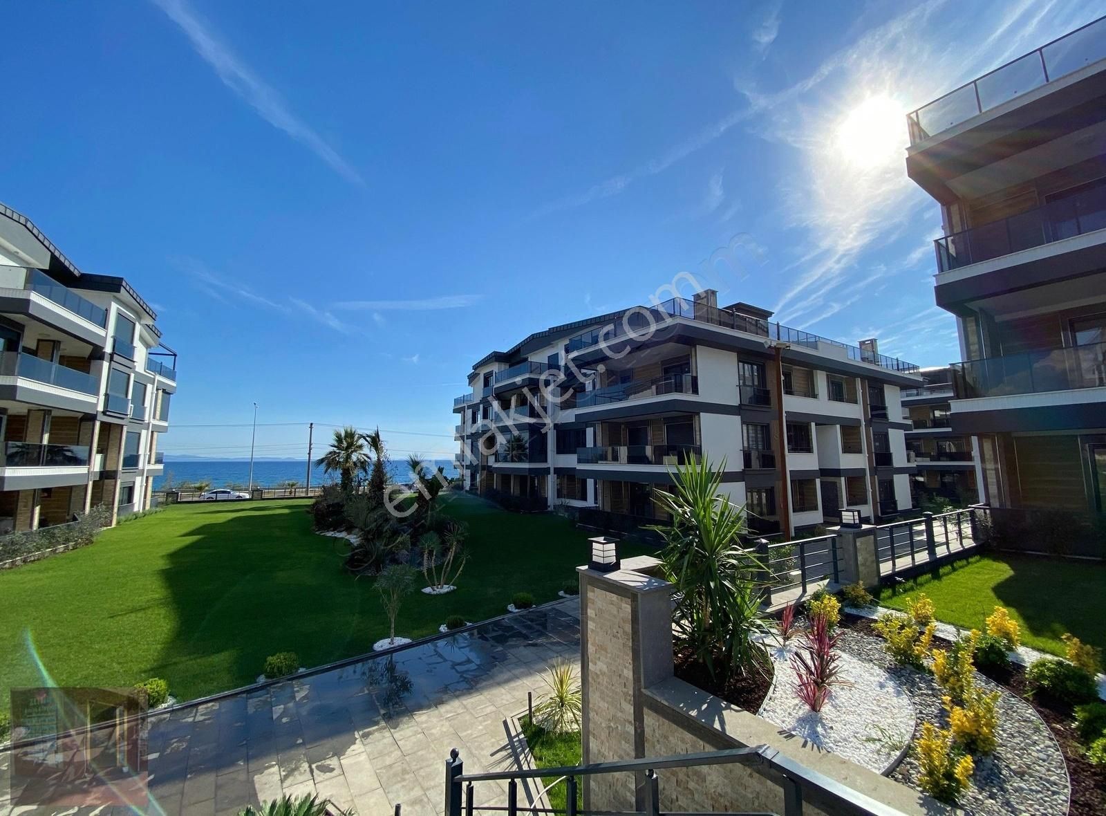 Güçlü Krdeşler Altınoluk Denize Sıfır Site'de 2+1 Lüks Daire'ler - Görsel 8
