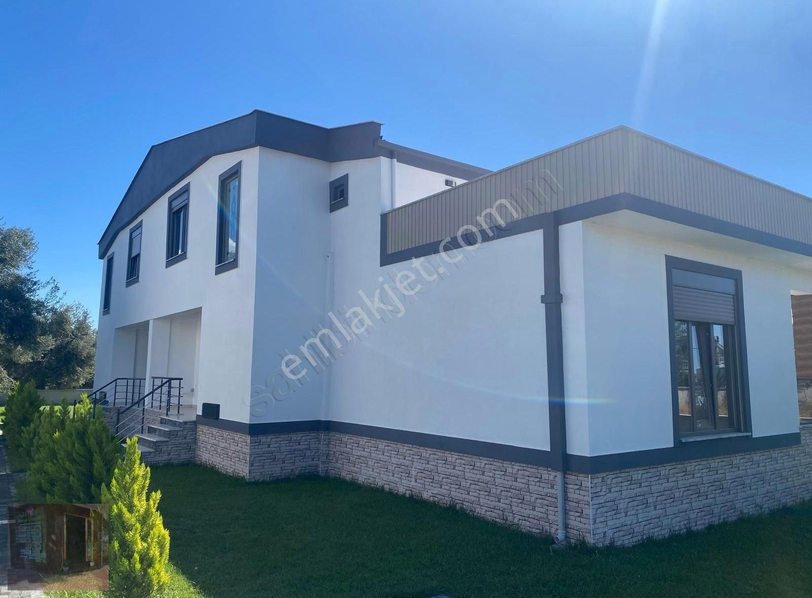 Edremit Narlı Satılık Villa GÜÇLÜ KARDEŞLER NARLI BÖLGESİNDE 4+1 MANZARALI LÜKS VİLLA