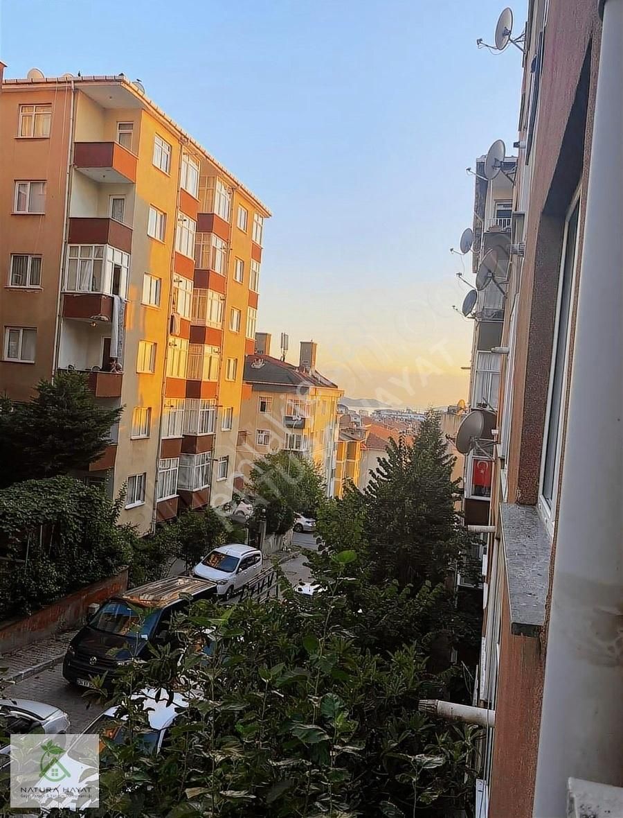 Maltepe Zümrütevler Kiralık Daire Konforlu, kullanışlı, eşyalı 3+1 daire...