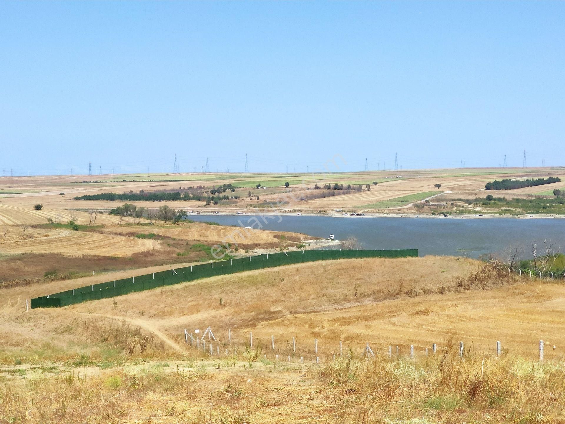 Marmaraereğlisi Yeniçiftlik Satılık Tarla Yıldızdan Göl Manzaralı Merkeze Yakın Tel Çitli Yatırımlık Tarla