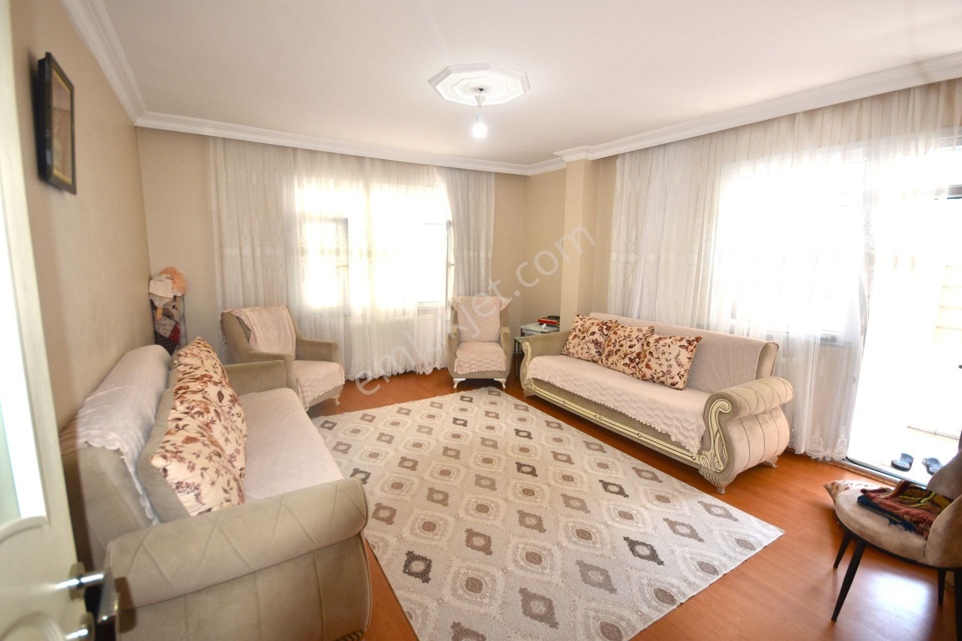 Küçükçekmece İnönü Satılık Daire  NEST EMLAK'TAN İNÖNÜ MH 2+1 95m2 MASRAFSIZ 3.KAT SATILIK DAİRE