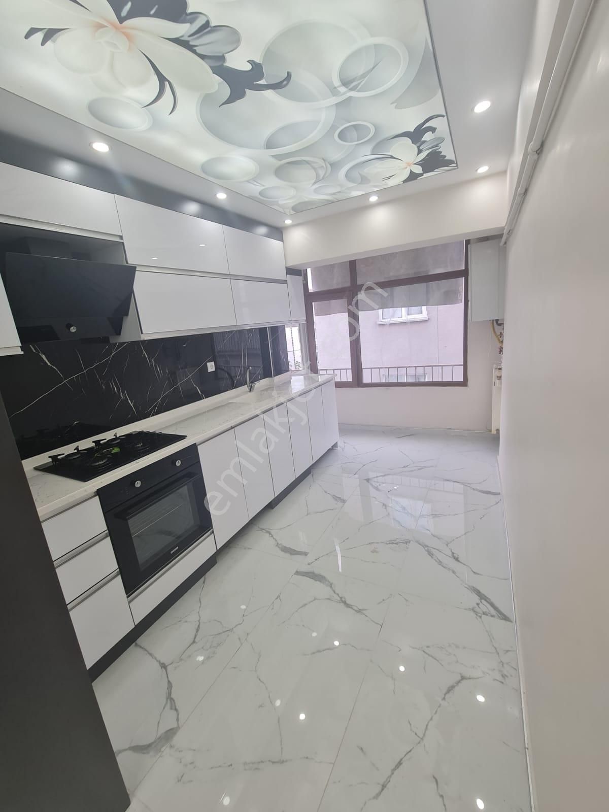 Sincan Tandoğan Satılık Daire  SİNCAN TANDOĞAN MH. 2+1 ARA KAT FULL YAPILI CADDE ÜZERİ DAİRE