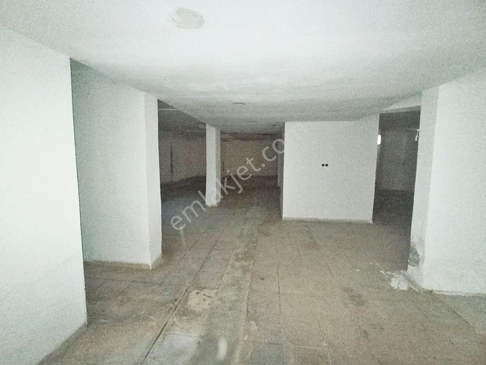 Rw Budur’dan İstiklal Caddesi Üzeri 685 M2 Depolu Satılık Dükkan - Görsel 9