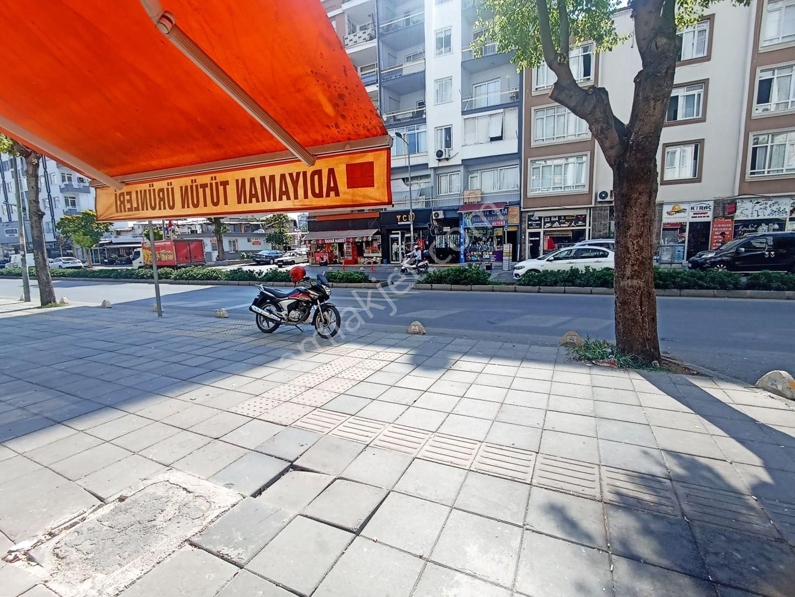 Rw Budur’dan İstiklal Caddesi Üzeri 685 M2 Depolu Satılık Dükkan - Görsel 2