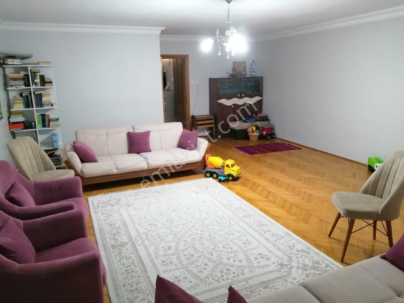 Adapazarı Yenigün Satılık Daire SAHİBİNDEN SAKARYA CADDESİNDE 170 M2 3+1 EŞYALI DAİRE 