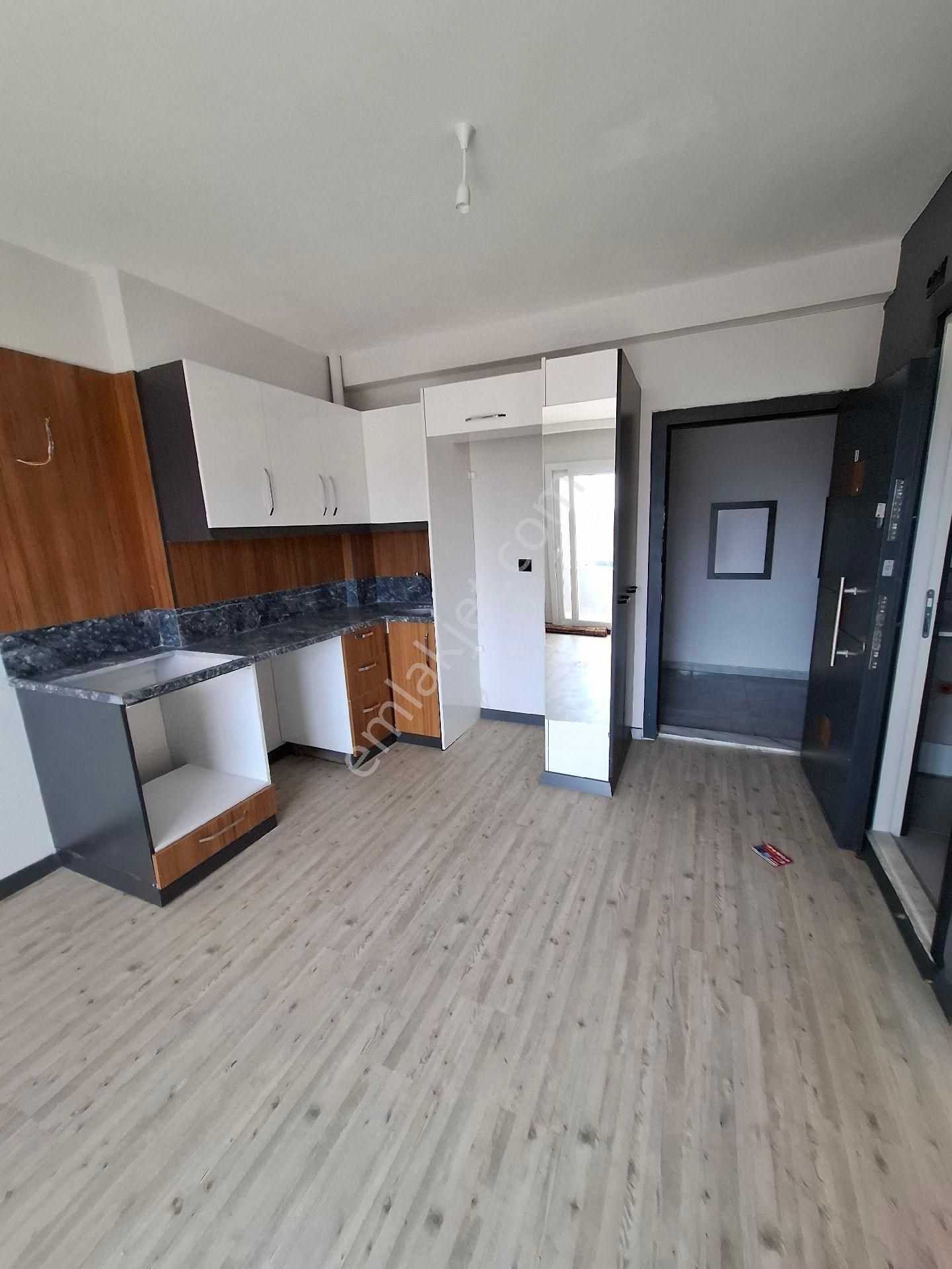 Sarıçam Çarkıpare Satılık Daire KAÇMAZ HASARSIZ 1+1 KULLANILMAMIŞ 0 DAİRE