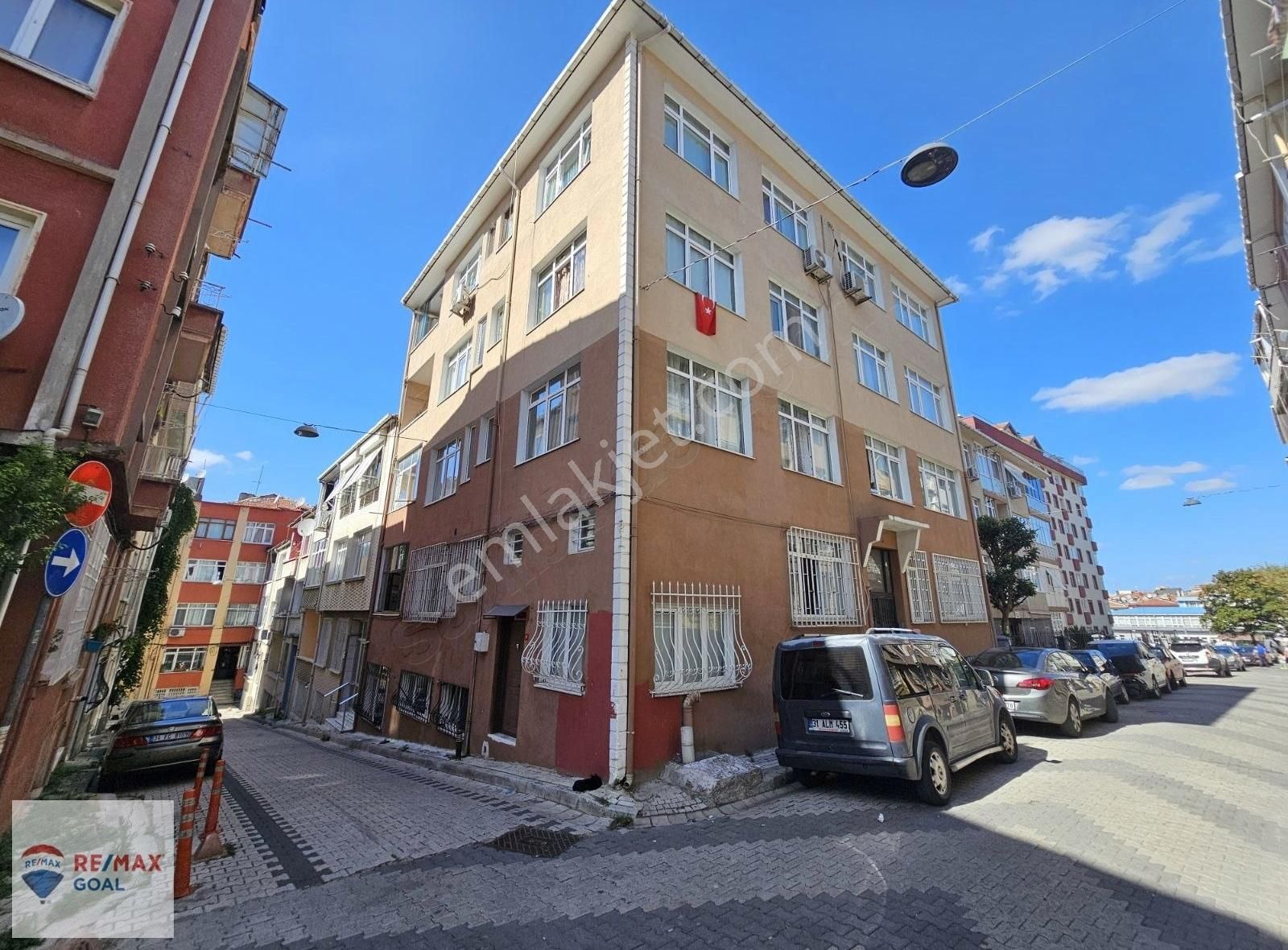 Üsküdar Zeynep Kamil Satılık Daire REMAX ŞİRVAN'DAN ÜSKÜDAR ZEYNEP KAMİL'DE MASRAFSIZ 2+1 SATILIK