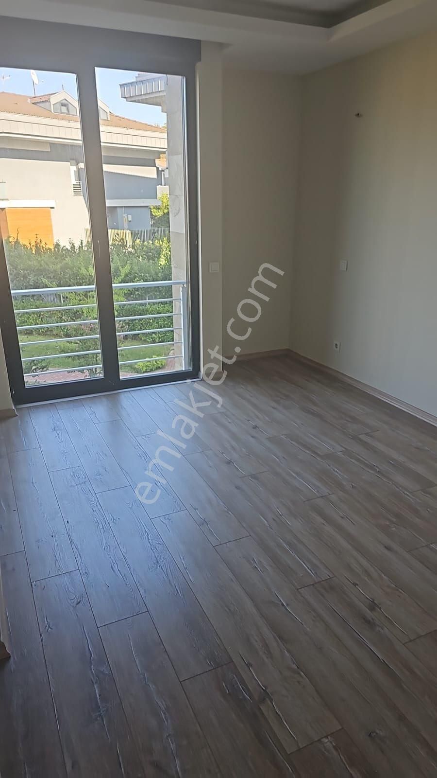 Sarıyer Zekeriyaköy Kiralık Daire Koç üniversitesi yakını Maritza loft sitesi 1+1 daire