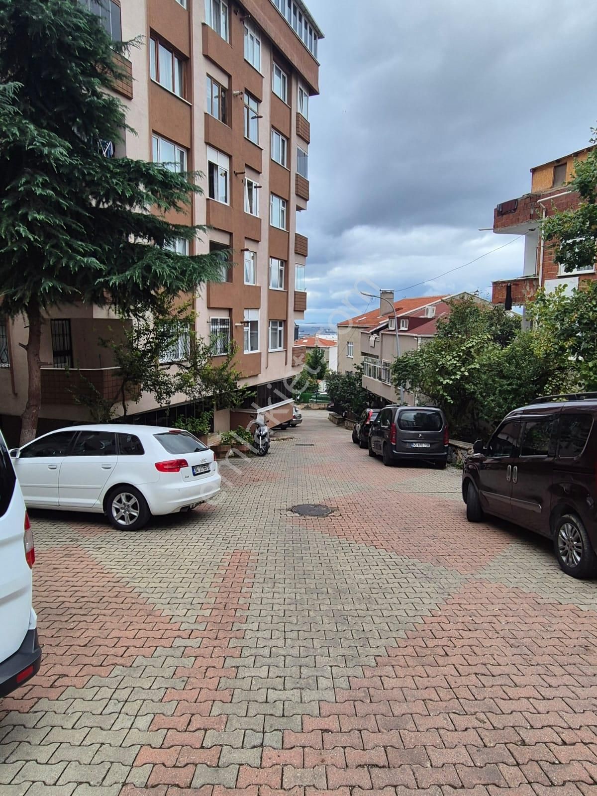 Pendik Çınardere Hastaneye Yakın Kiralık Daire  YILMAZ KONUTLARINDA İÇİ KOMPLE YENİLENMİŞ 2+1 KİRALIK DAİRE