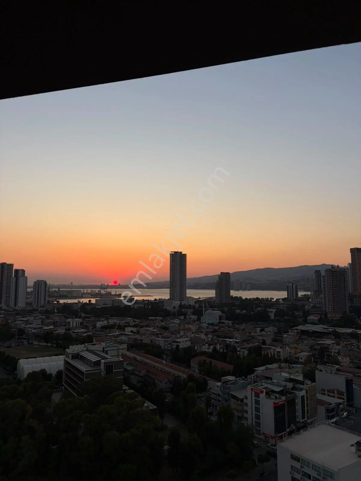 Sahıbınden Eşyalı Denız Manzaralı 20. Kat