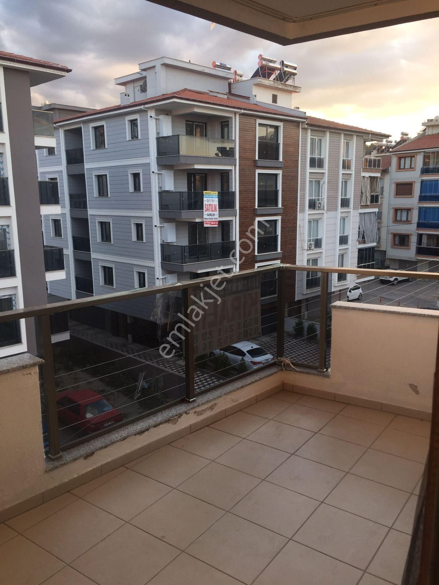 Salihli Kurtuluş Kiralık Daire  YUVAM GAYRİMENKUL'DEN KİRALIK KURTULUŞ MAH.GÖKÇEPINAR CAD BİR ALT  SOKAKAĞI 3+1  DAİRE 140m2