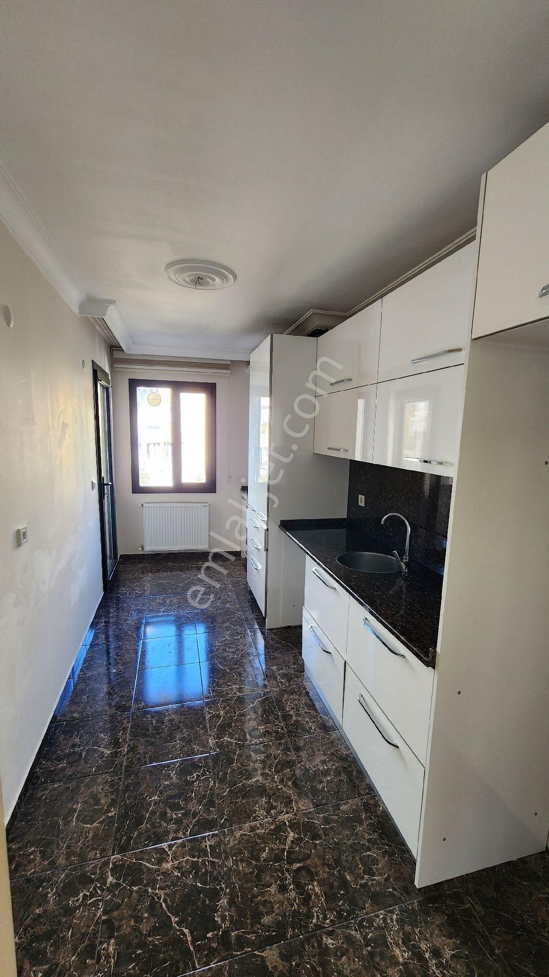 Buca Ufuk Kiralık Daire Yıkıkkemer Meydanda 2+1 Dogalgazlı Luks Kıralık Daıre