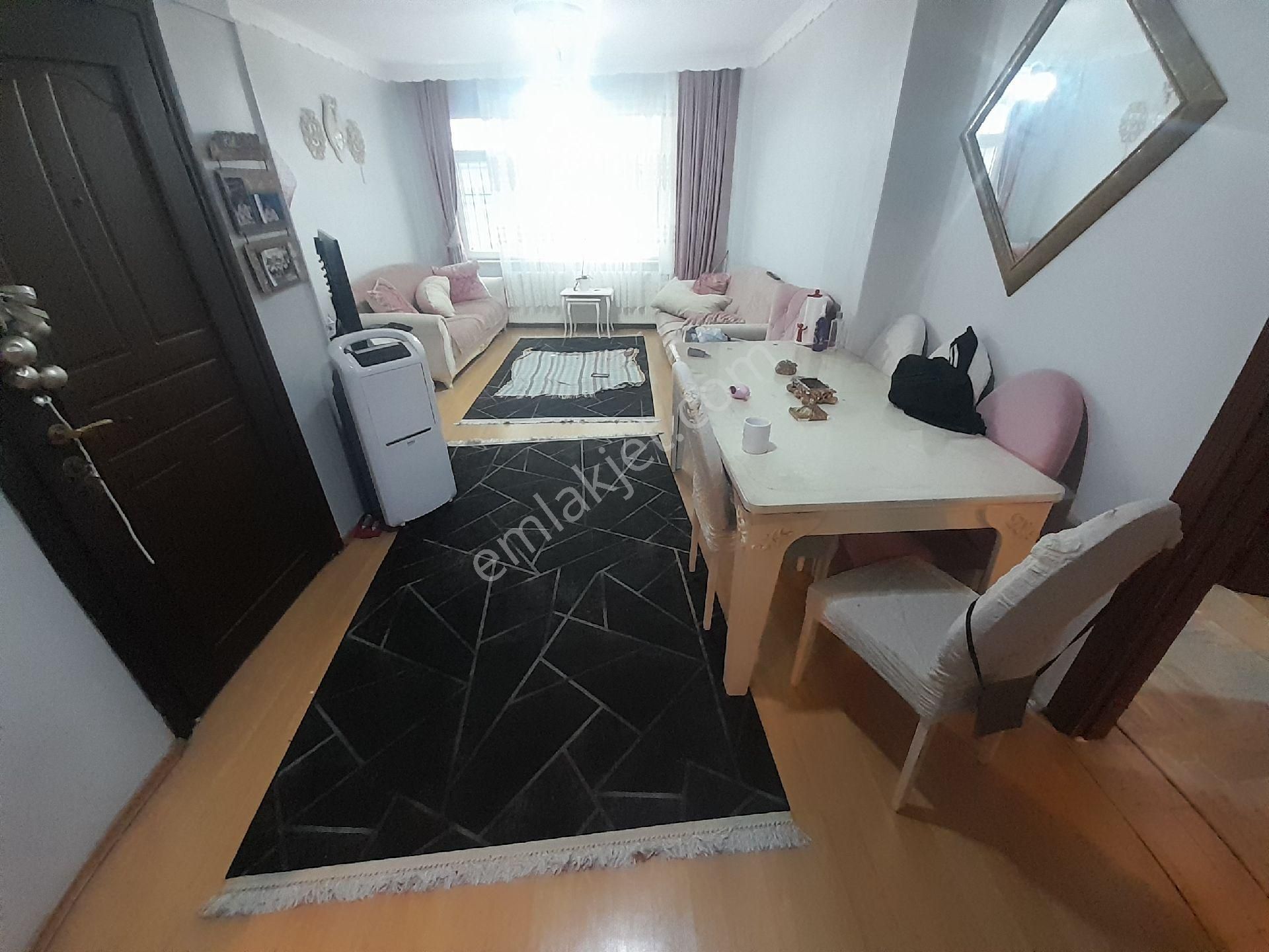 Fatih Silivrikapı Satılık Daire KOCAMUSTAFAPAŞA ŞEHIT TURAN TOPAL SOK ÇIFTCEPHE 110 MT 3+1 SATILIK DAİRE 