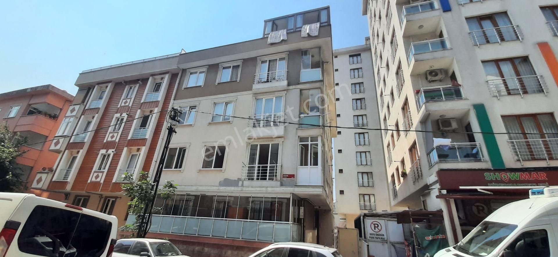 Ümraniye Çakmak Satılık Daire  Ümraniye Çakmak mahallesinde satılık 2+1 daire 85 m2