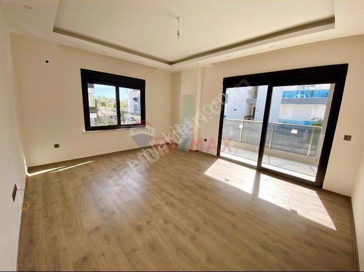 Alanya Kadıpaşa Kiralık Daire Alanya Oba'da Full Aktiviteli Lüks Site İçinde Kiralık Daire