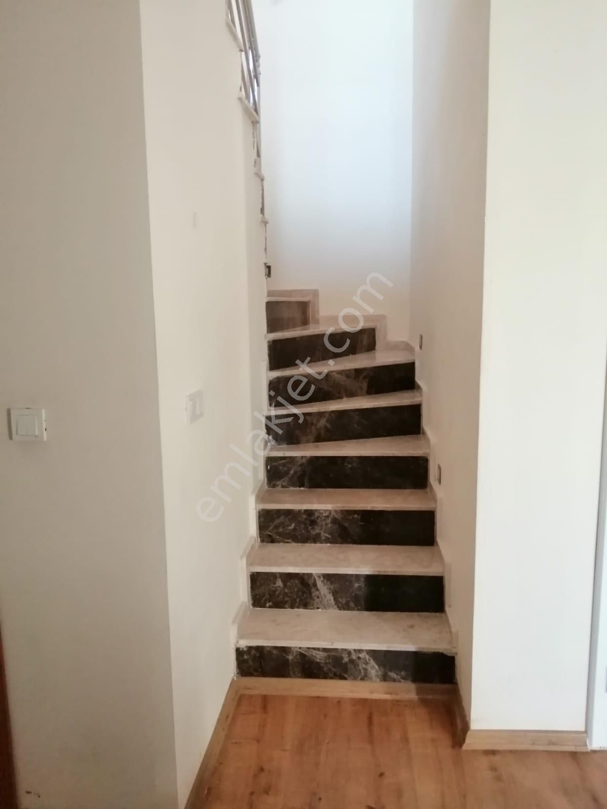 Menemen Çarşı Günlük Kiralık Apart Ev - Görsel 22