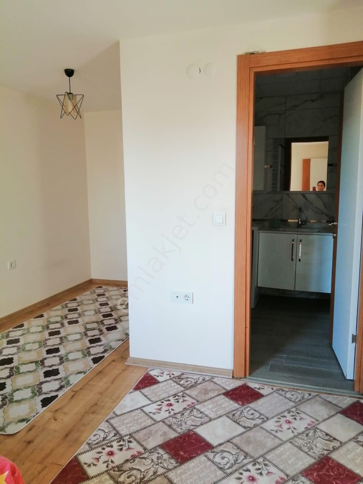 Menemen Çarşı Günlük Kiralık Apart Ev - Görsel 18