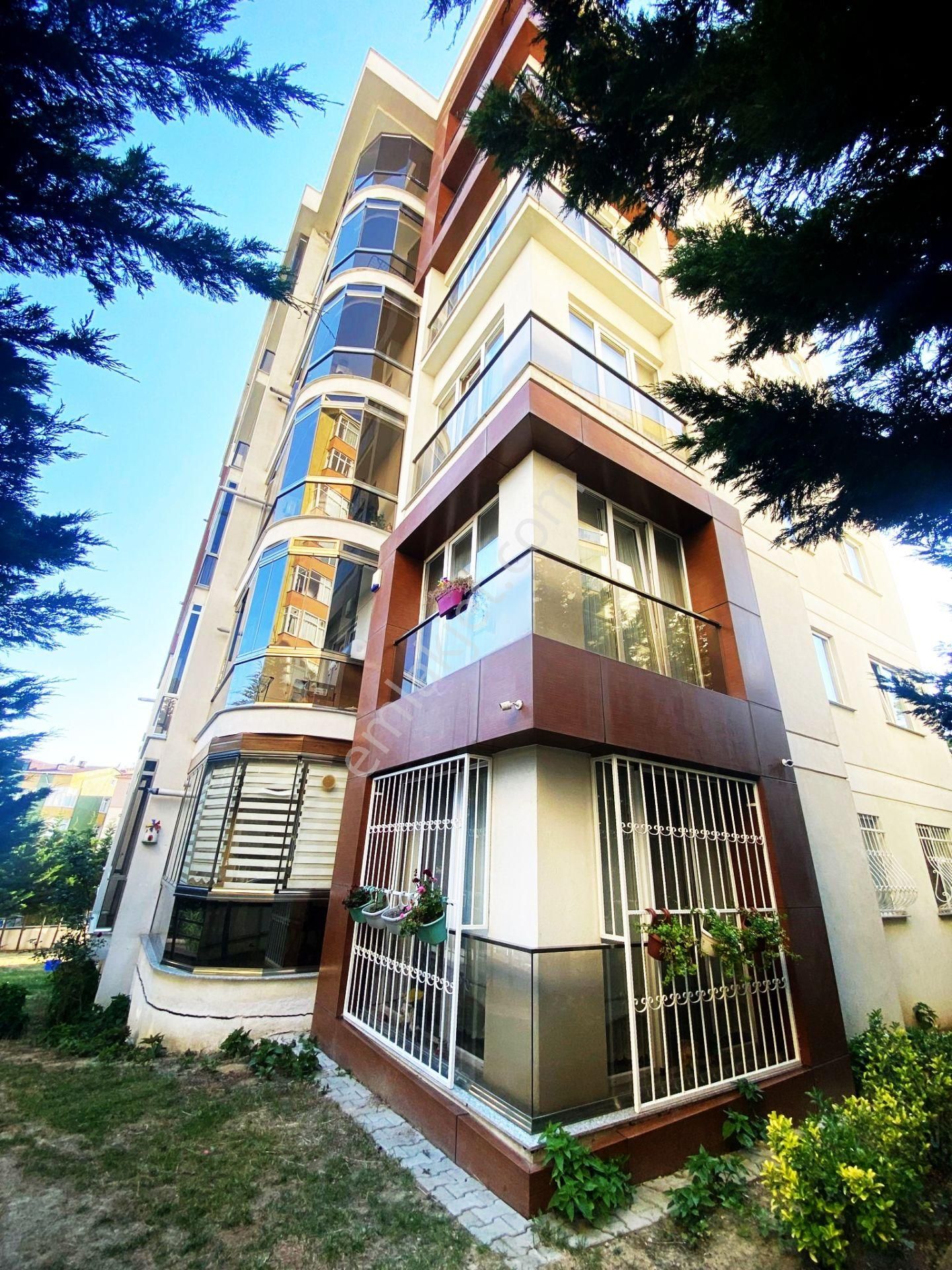 Kartal Hürriyet Satılık Daire Mertcan dan Ebeveyn Banyolu 3+1 120m2 İskanlı Ankastreli