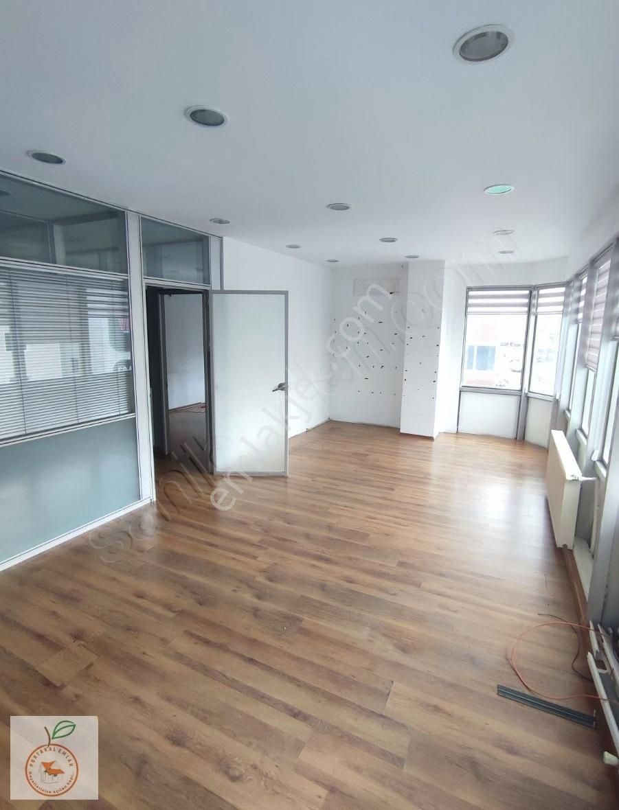 Beykoz Kavacık Kiralık Plaza Katı BEYKOZ KAVACIKTA CADDE ÜZERİNDE KİRALIK PLAZA KATI