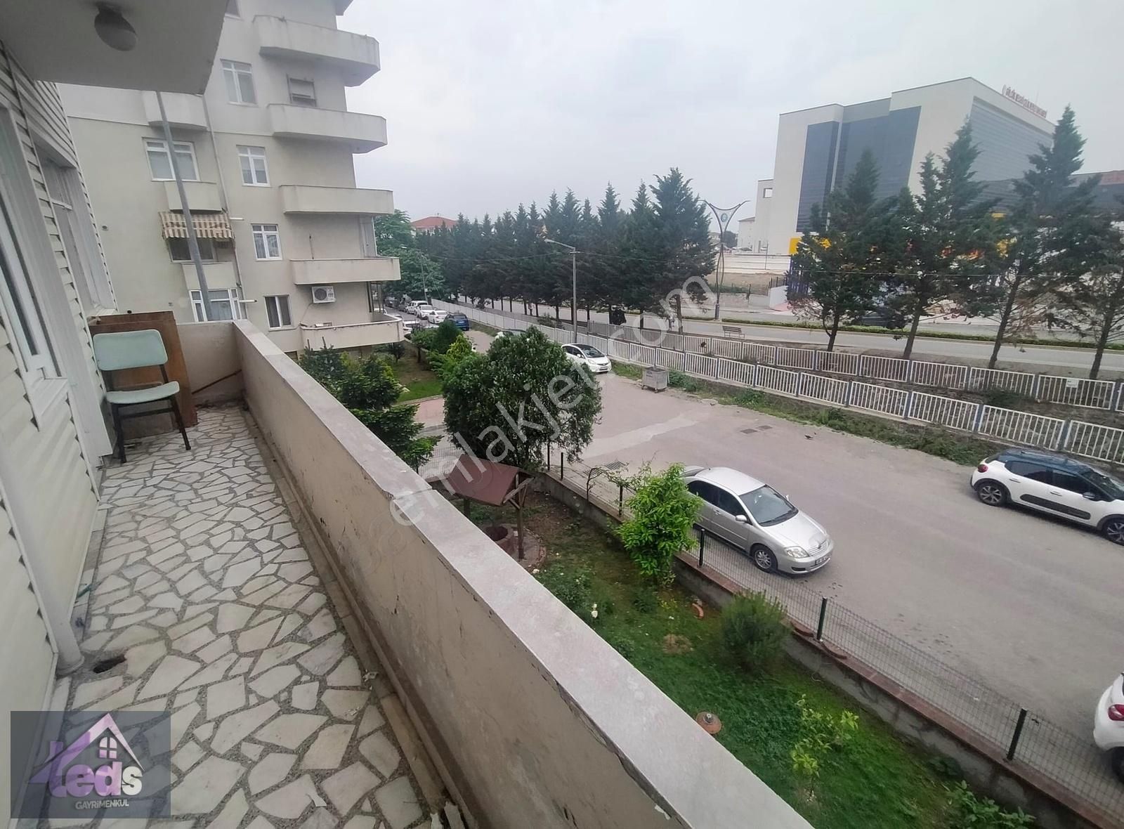 Gölcük Değirmendere Merkez Satılık Daire HASTANE KARŞISINDA, MÜKEMMEL KONUMDA SATILIK ARA KAT DAİRE