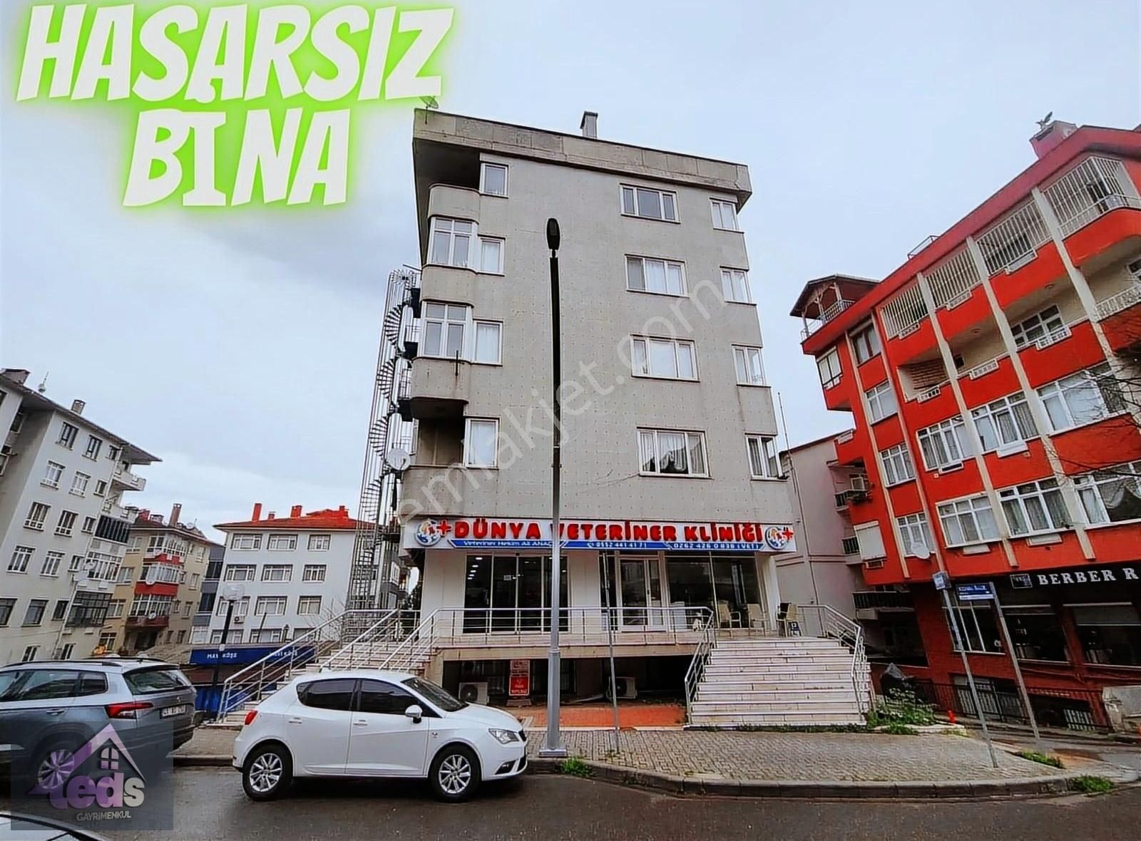 Gölcük Değirmendere Merkez Satılık Daire MUHTEŞEM MANZARA TERAS, 3 BANYO HARİKA KONUM SATILIK 5+1 DUBLEKS