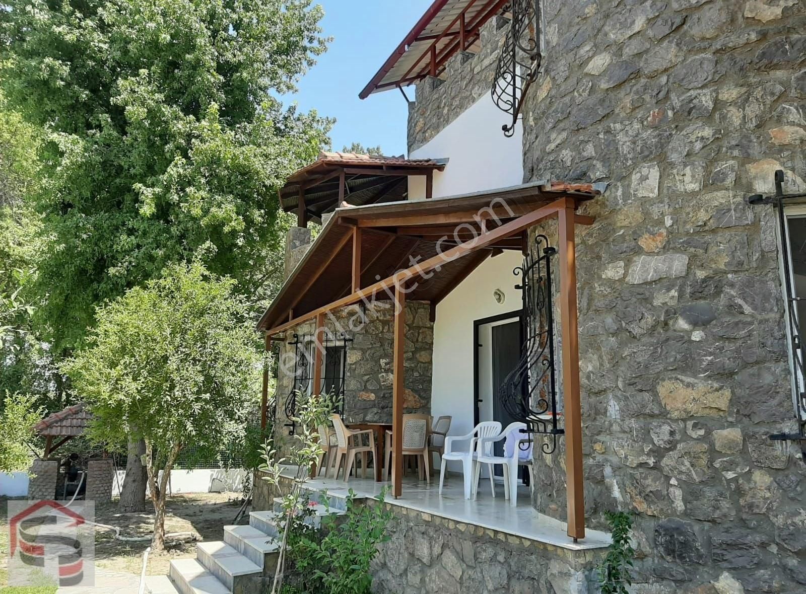 Dalaman Karaçalı Satılık Villa Muğla dalaman merkezi satılık havuzlu villa 580 mt arsa icind