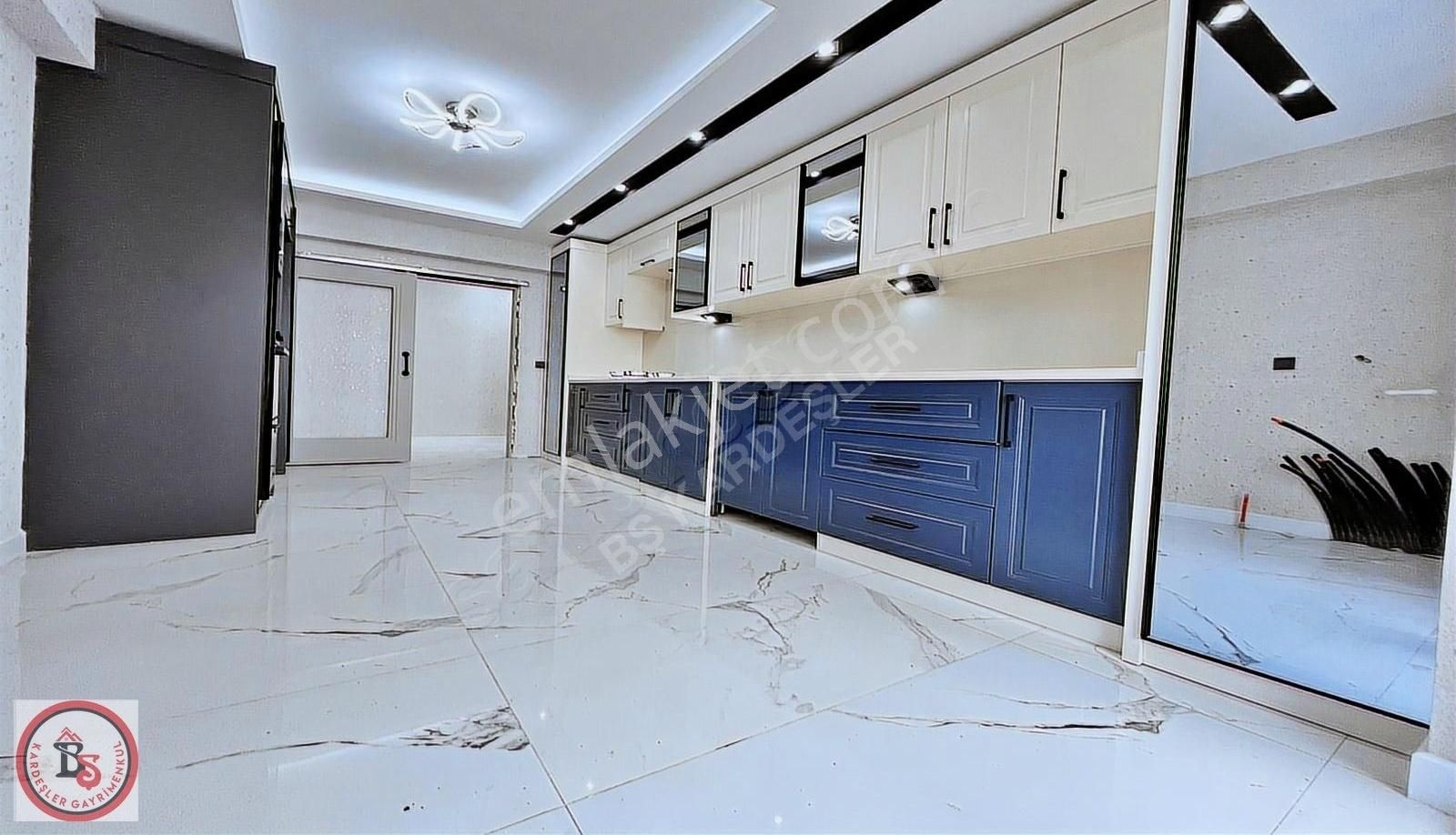 Keçiören Karakaya Satılık Daire KEÇİÖREN KARAKAYA'DA 160 M²,G.ODALI ANA CADDEYE 2 BİNA SIFIR 4+1