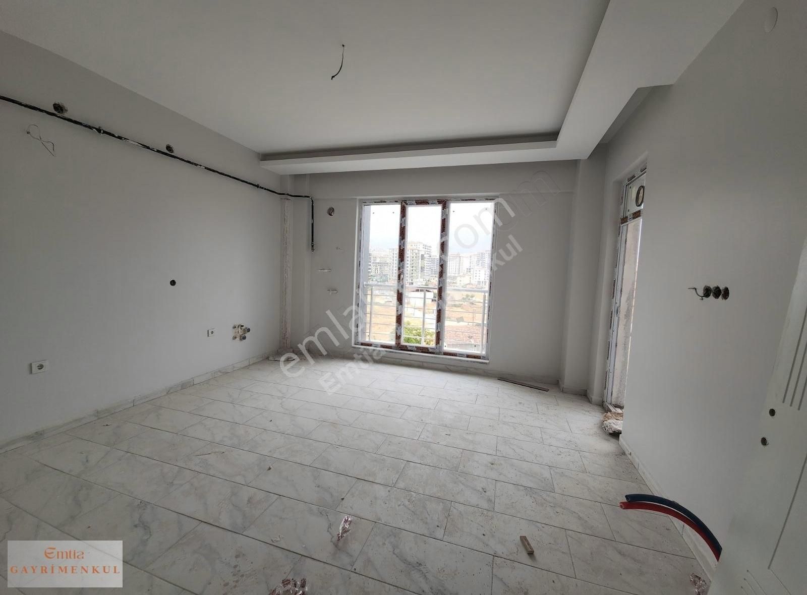 Yeşilyurt Karakavak Satılık Daire EMTİA'DAN KARAKAVAKTA SIFIR ARAKAT HASARSIZ 3+1 LÜX FIRSAT DAİRE