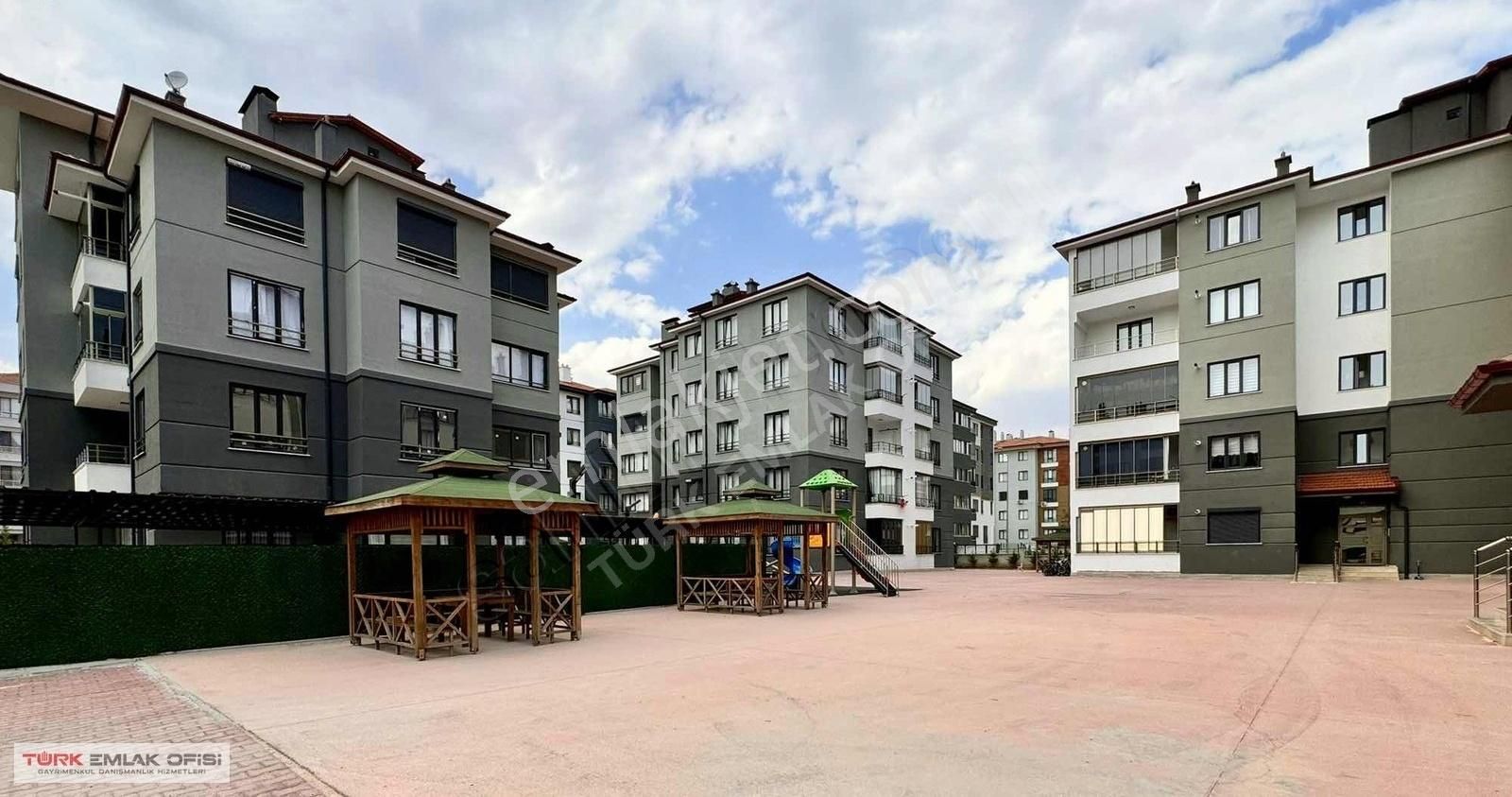 Selçuklu Akşemsettin Satılık Daire AKŞEMSETTİN MH.3 CEPHELİ KAPALI OTOPARKLI SİTE İÇİ 3+1 DAİRE