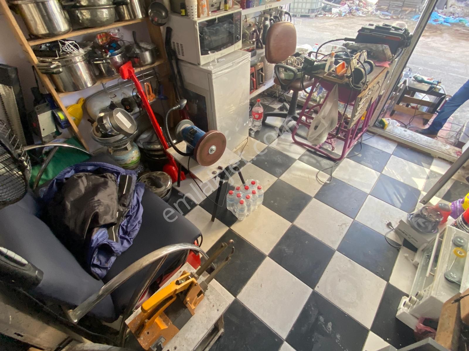 Acill Buca Şirinyer Merkez Civarı 10m2 Ana Cadde Arkası Satılık Dükkan - Görsel 4