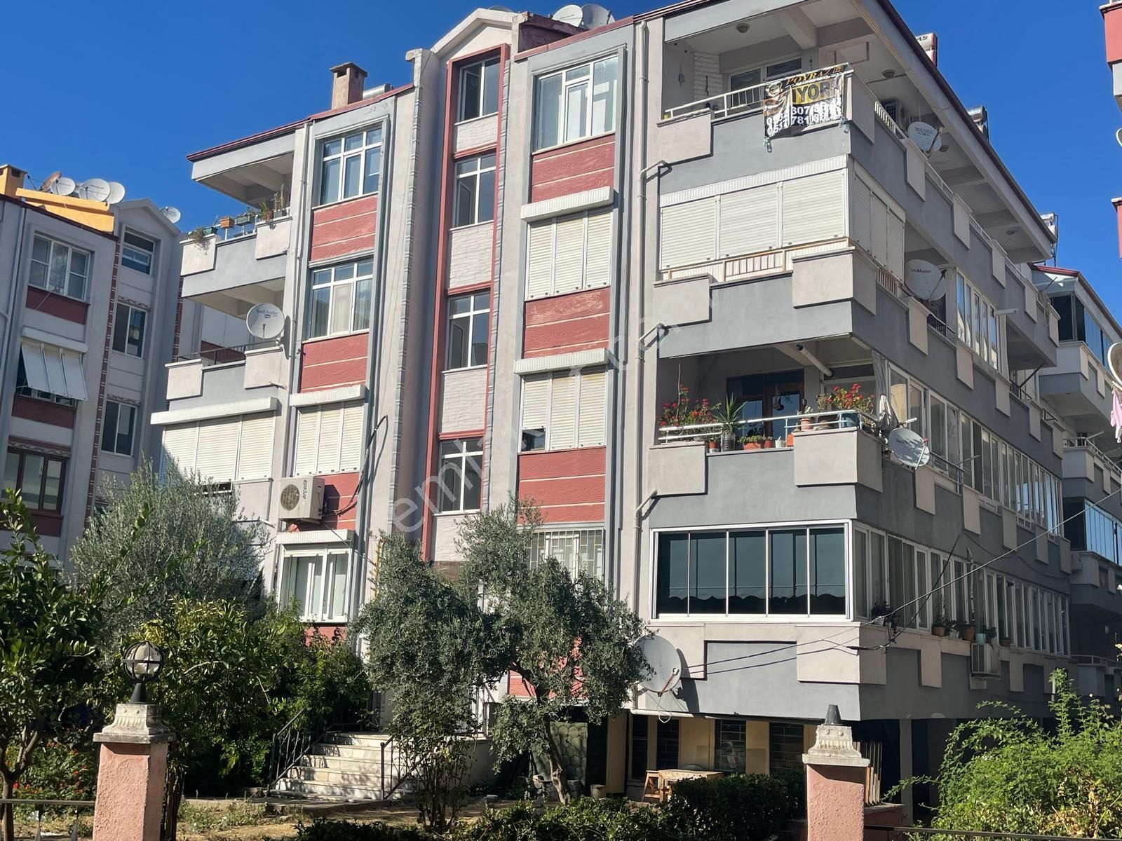 Edremit İkizçay Satılık Daire SABRİ PINARBAŞI'dan İKİZÇAY'da SATILIK 3+1 MASRAFSIZ DAİRE 