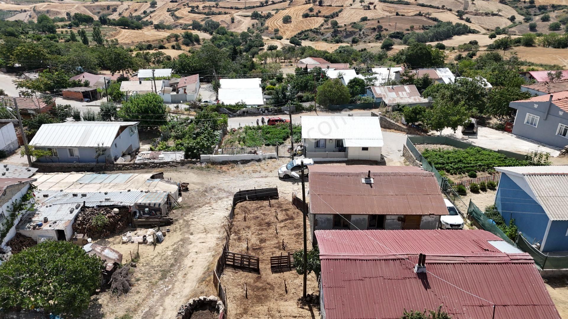 Gelibolu Yeniköy Köyü Satılık Konut İmarlı  ANKA EMLAKTAN YENİKÖY'DE İÇİNDE KARGIR EVİ İLE SATILIK ARSA