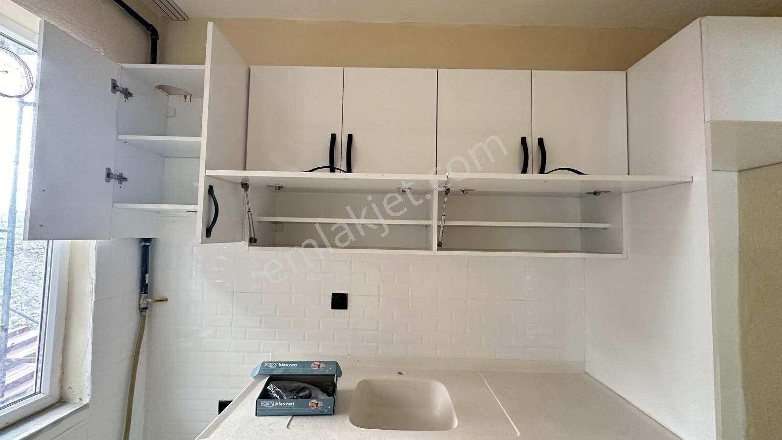 Fuatpaşa Mahallesinde Çift Cephe 4 Katlı Bina Garajlı Satılıktır - Görsel 3