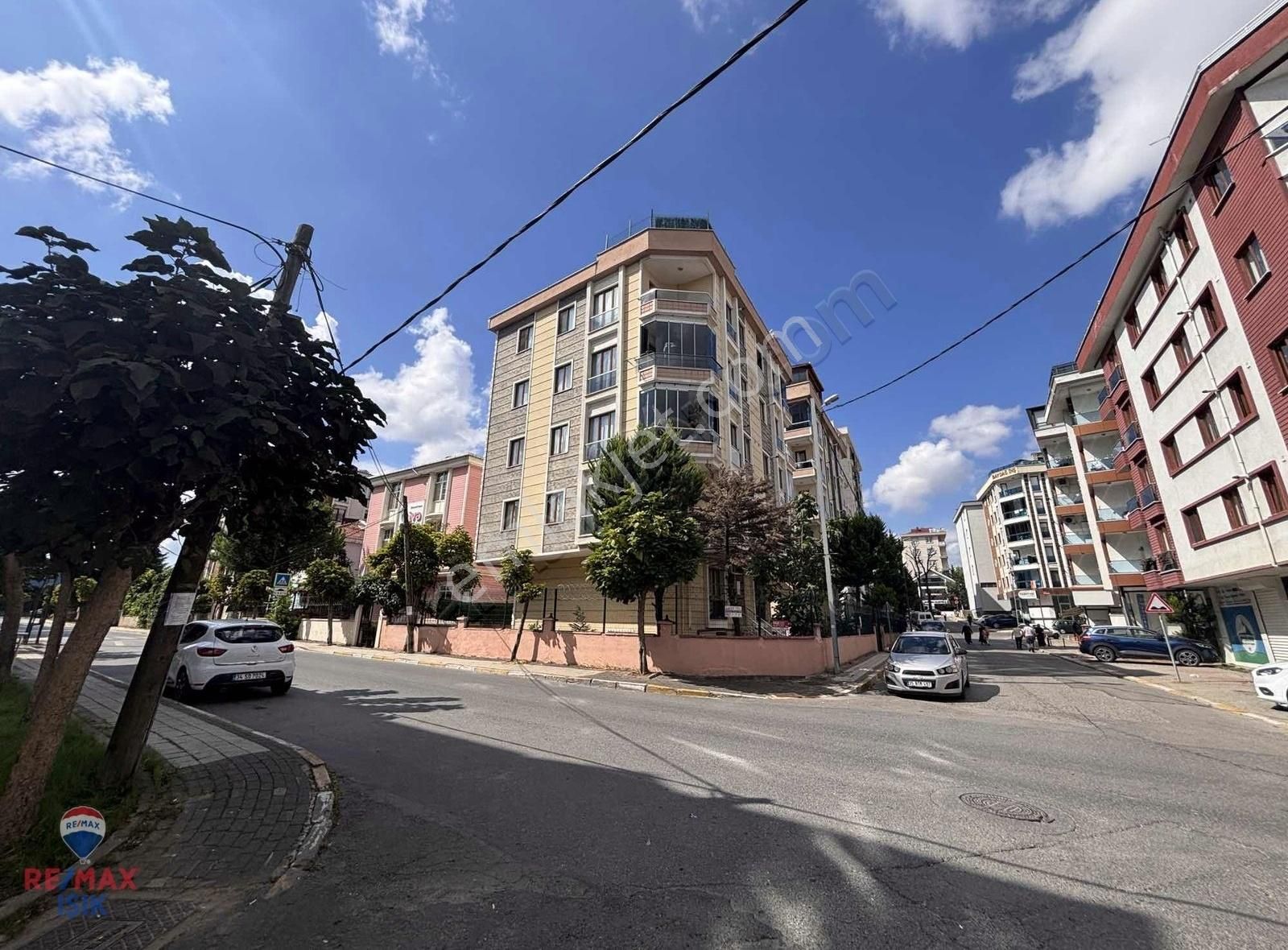 Sancaktepe Eyüp Sultan Satılık Daire SAMANDRA MERKEZ 2+1 ARAKAT DAİRE