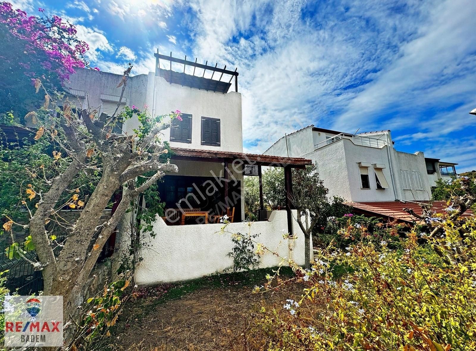 Datça İskele Satılık Villa İSKELE MAHALLESİ'NDE SATILIK DENİZ MANZARALI 4+1