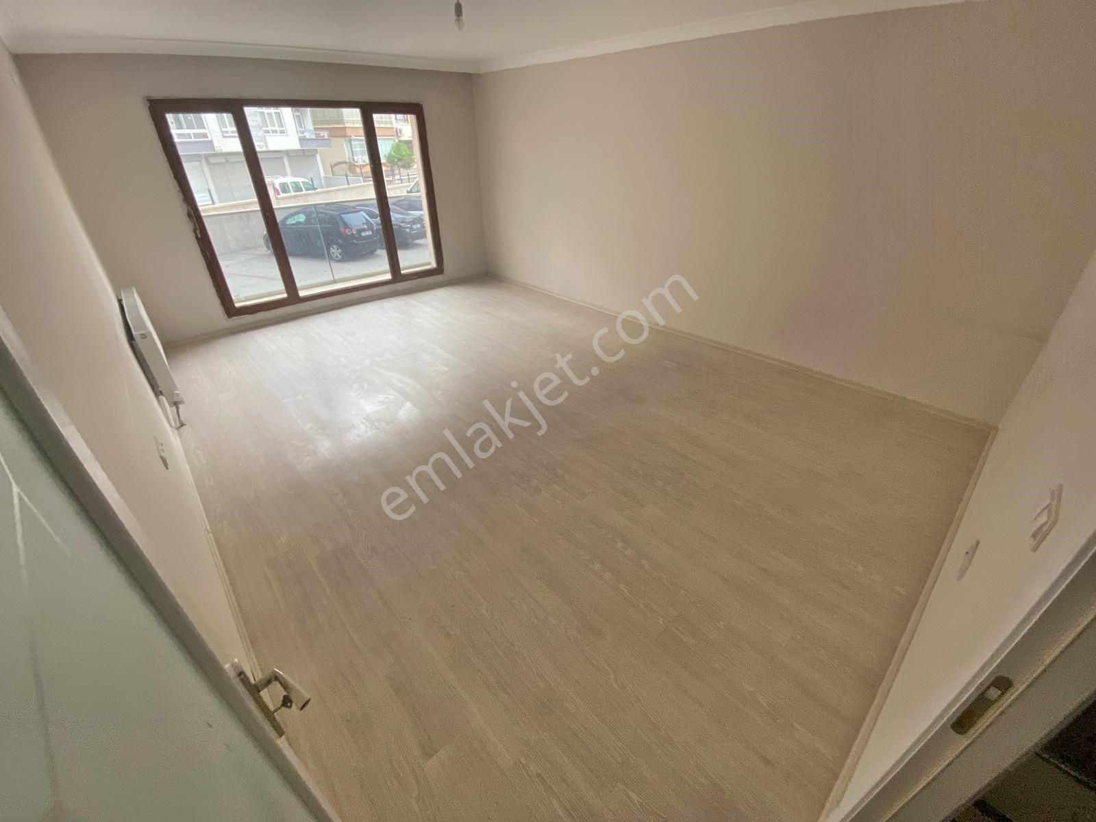 Yenimahalle Özevler Kiralık Daire  ÖZEVLER'DE 4+1 METRO YAKINI 150m2 GİYİNME ODALI KİRALIK DAİRE 