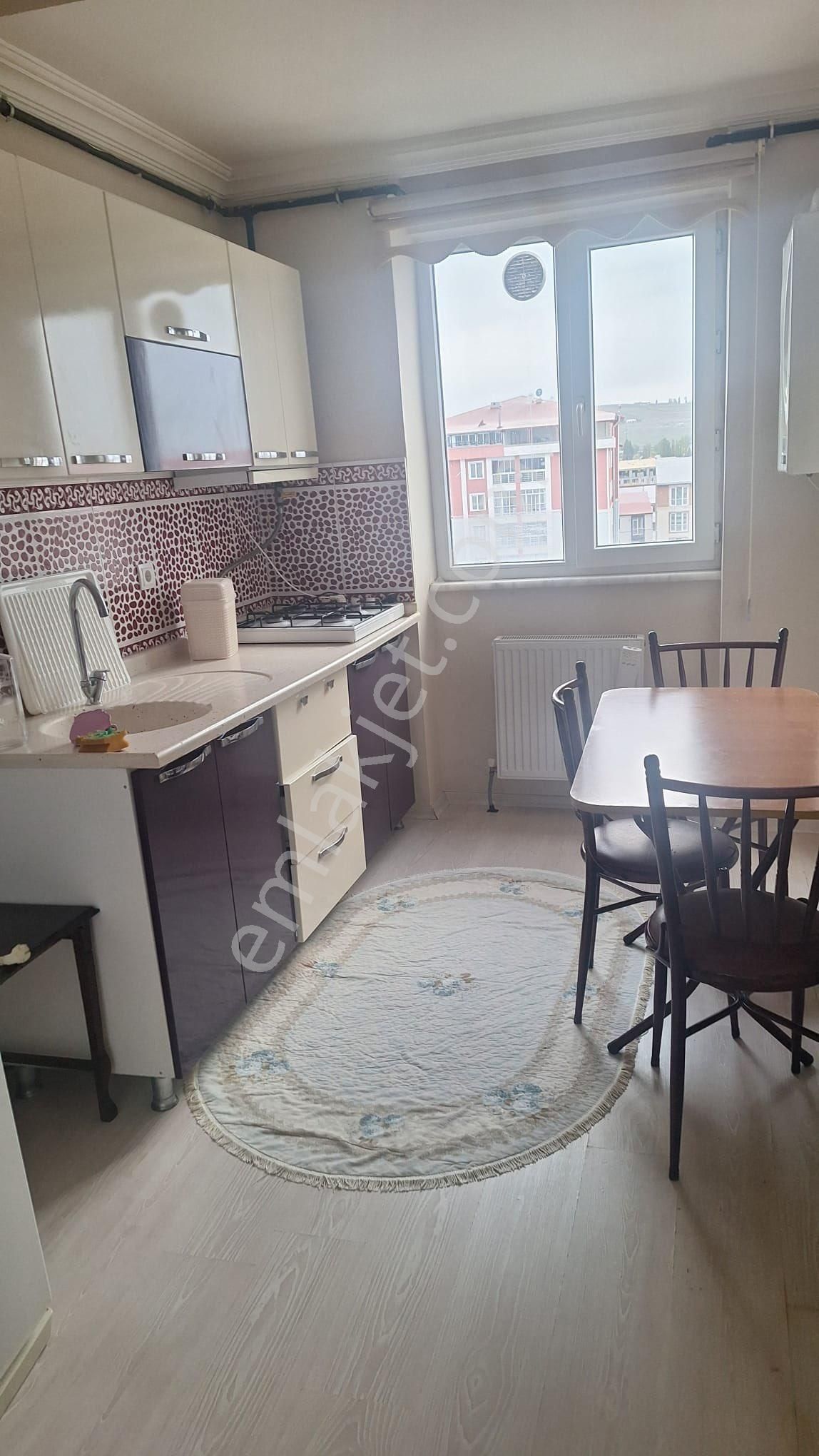 Kars Merkez Şehitler Kiralık Daire KİRALIK 1+1 DAİRE DOĞALGAZ KONBİLİ ÖĞRENCİYE UYGUN EŞYALI