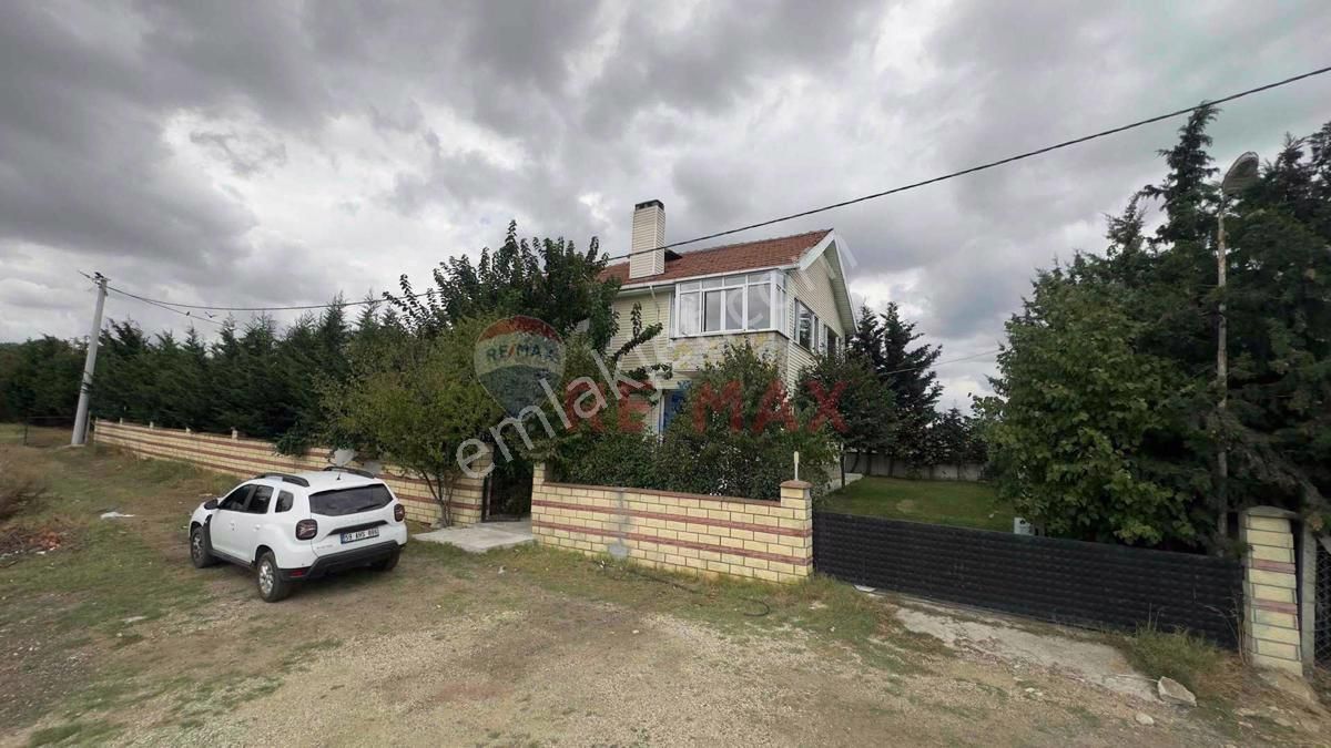 Çorlu Zafer Satılık Villa Seymen’de ana caddeye ikinci parsel de satılık villa