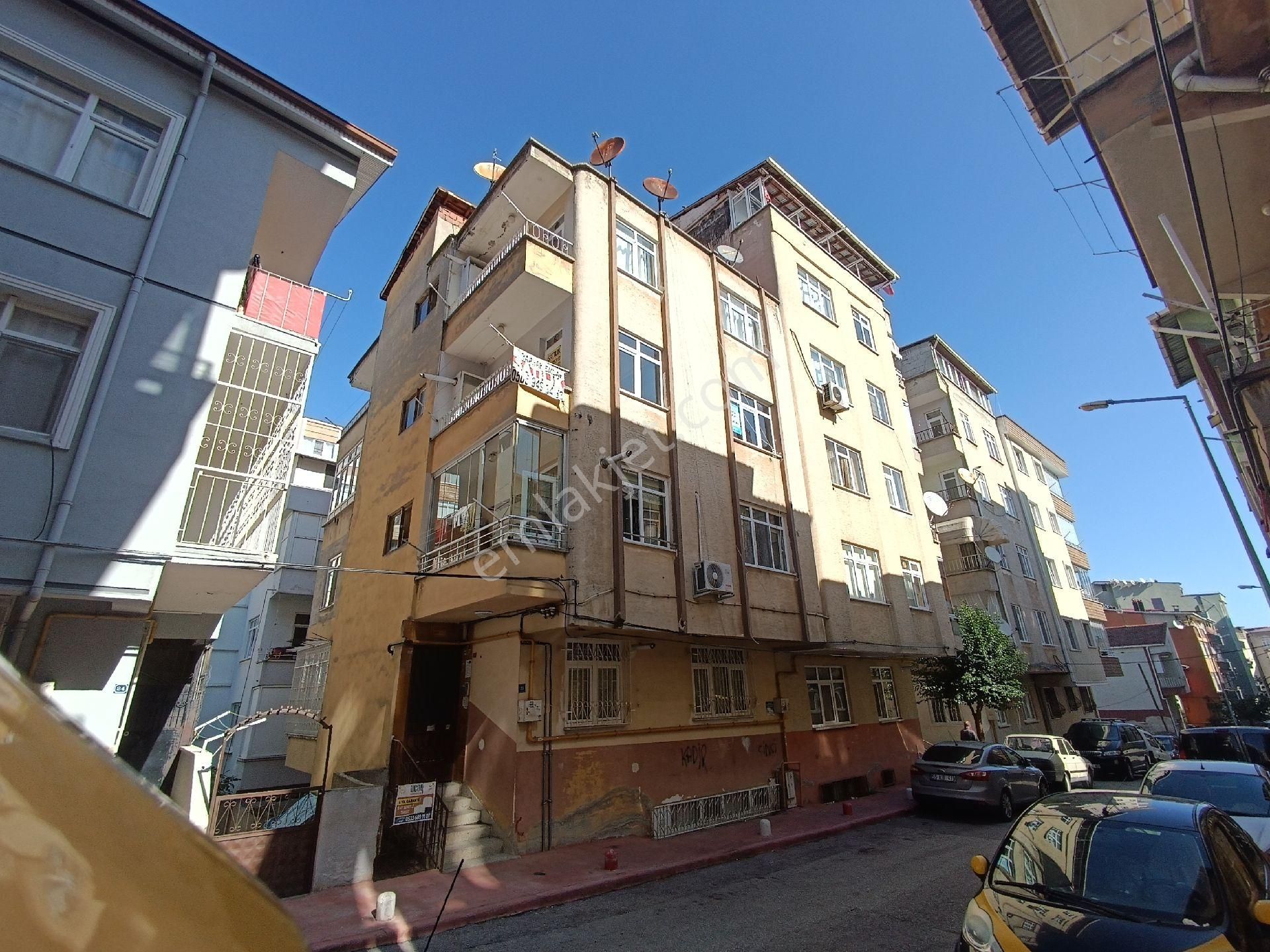 İlkadım Rasathane Satılık Daire İLKADIM RASATHANE MAHALLESİNDE SATILIK DAİRE 