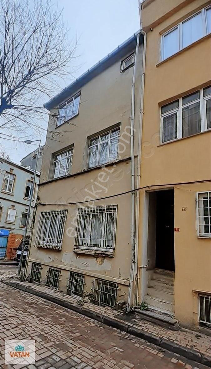 Vatan Emlak Yenikapı Yalı Mahallesinde Köşe Konumda Satılık Bina
