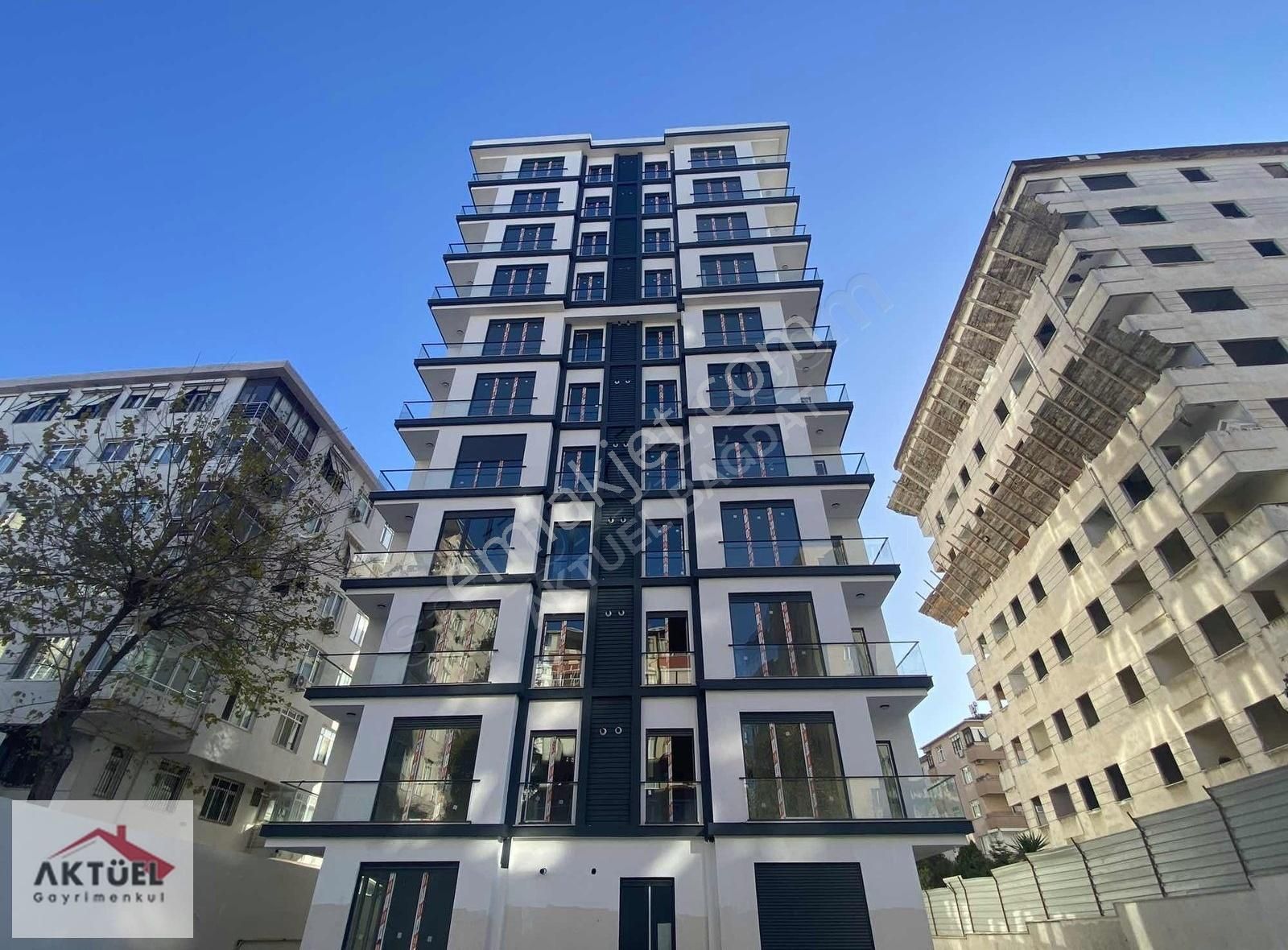 Kadıköy Bostancı Satılık Daire BOSTANCIDA MARMARAYA YAKIN 125 M2 SIFIR BİNADA BALKONLU LÜX 3+1