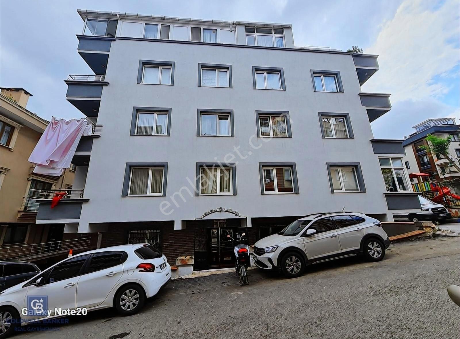 Üsküdar Ferah Satılık Daire Üsküdar Ferah Mahallesinde 2+1 Satılık Daire