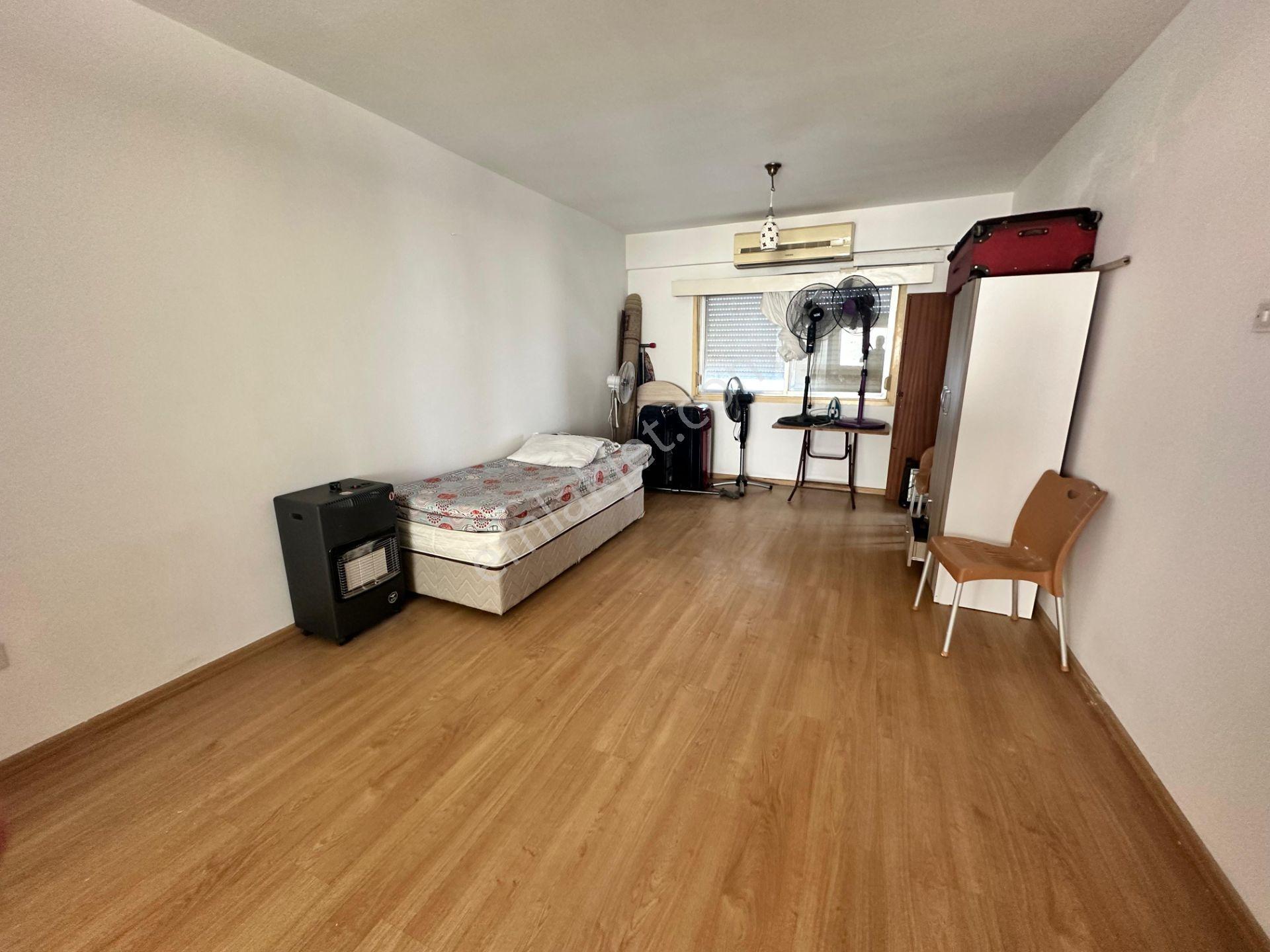 Kıbrıs Lefkoşa Ortaköyd E Satılık 3+1 Türk Malı Daire Yabancılar Alabilir