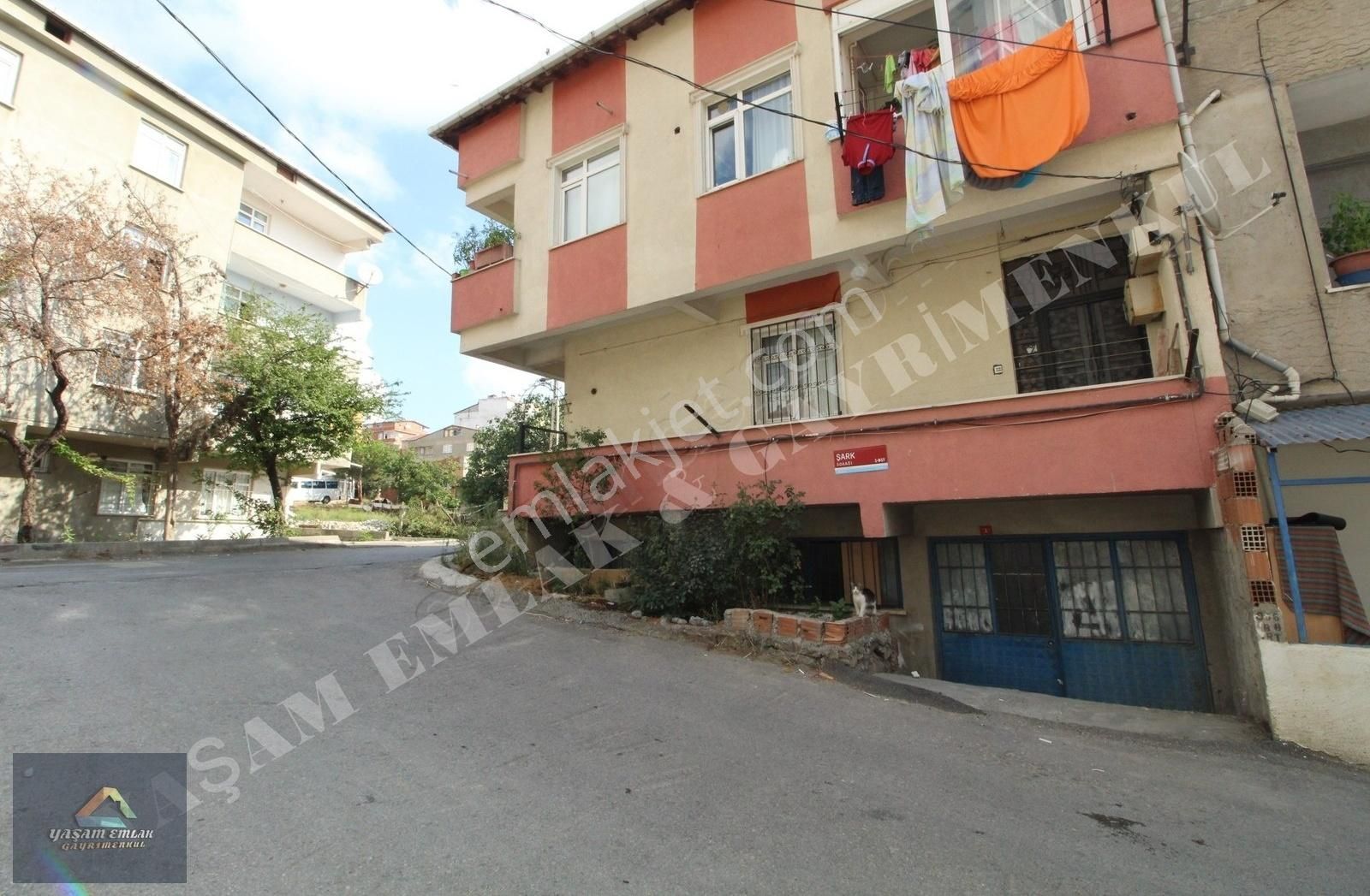 Pendik Sülüntepe Kiralık Dükkan & Mağaza Yaşam'dan Sülüntepede Ana Caddeye Yakın Konumda 135m² Dükkan