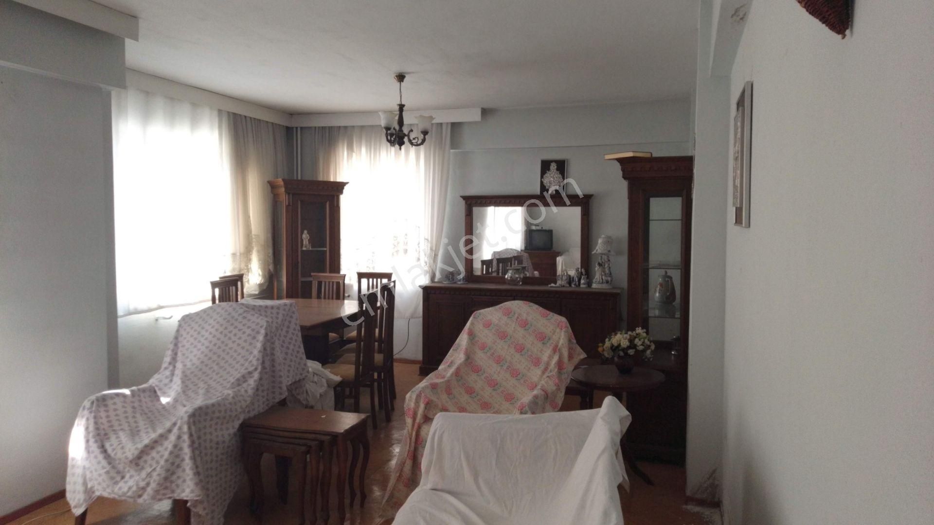 Gemlik Cumhuriyet Satılık Daire GEMLİK CUMHURİYET MAH. SATILIK DAİRE 3+1 130m2. ASANSÖRLÜ, EŞYALI SATILIK