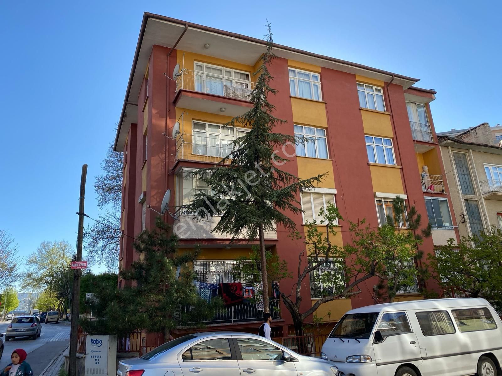 Meram Aydoğdu Satılık Daire  ESKİ ÖĞRETMEN EVLERİNDE 3+1 SATILIK DAİRE