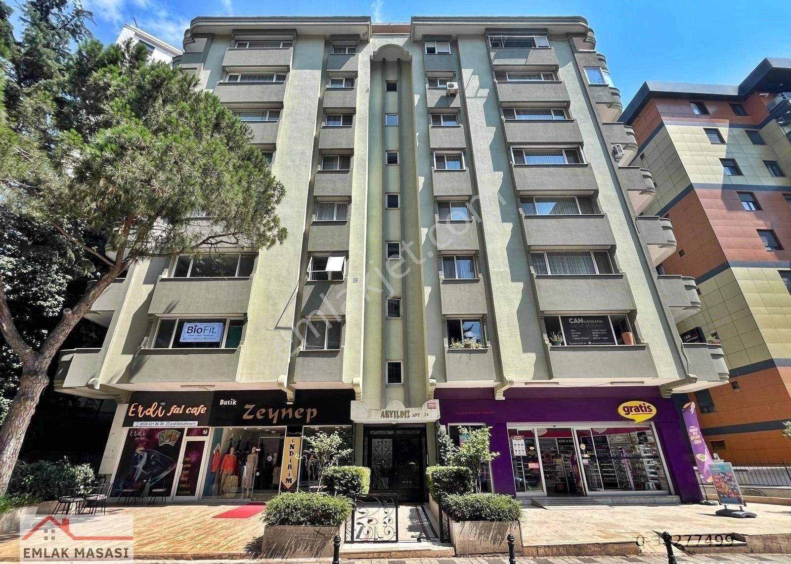 Kadıköy Suadiye Satılık Daire Suadiye Ayşe Çavuş Caddesi Üzerinde 4+1 Yenilenmiş Daire Emlak Masası