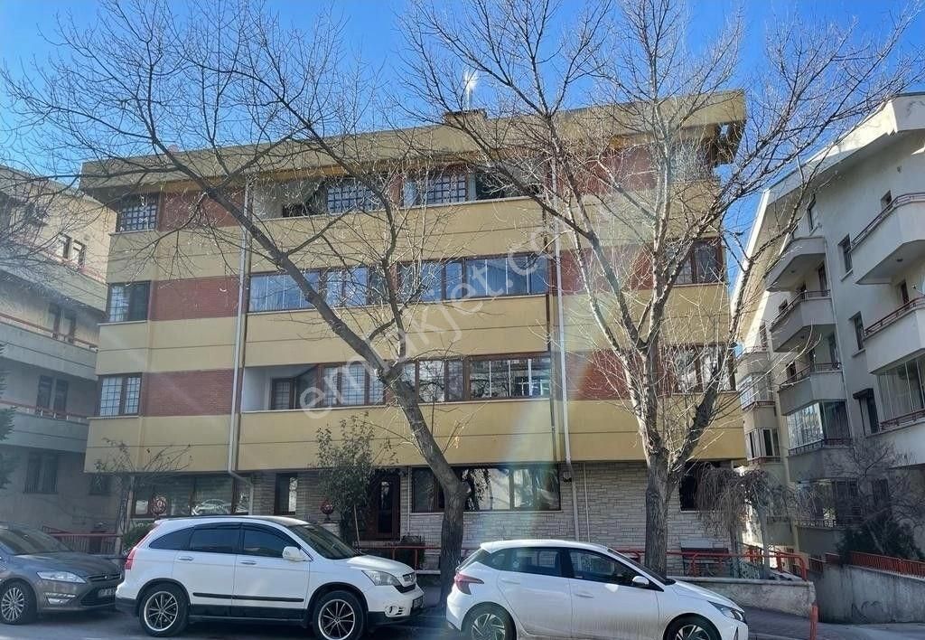 Çankaya Aziziye Satılık Daire AYRANCI KUZGUN CADDE ÜSTÜ ARA KAT 3+1 140 M2 BAKIMLI SATILIK DAİRE